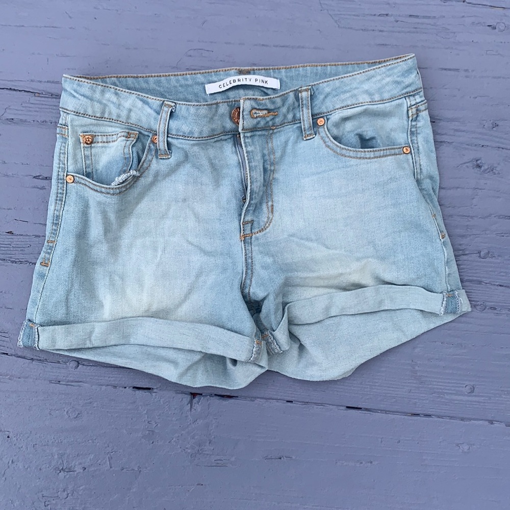 worn pretty frequently. good condition. no stains.